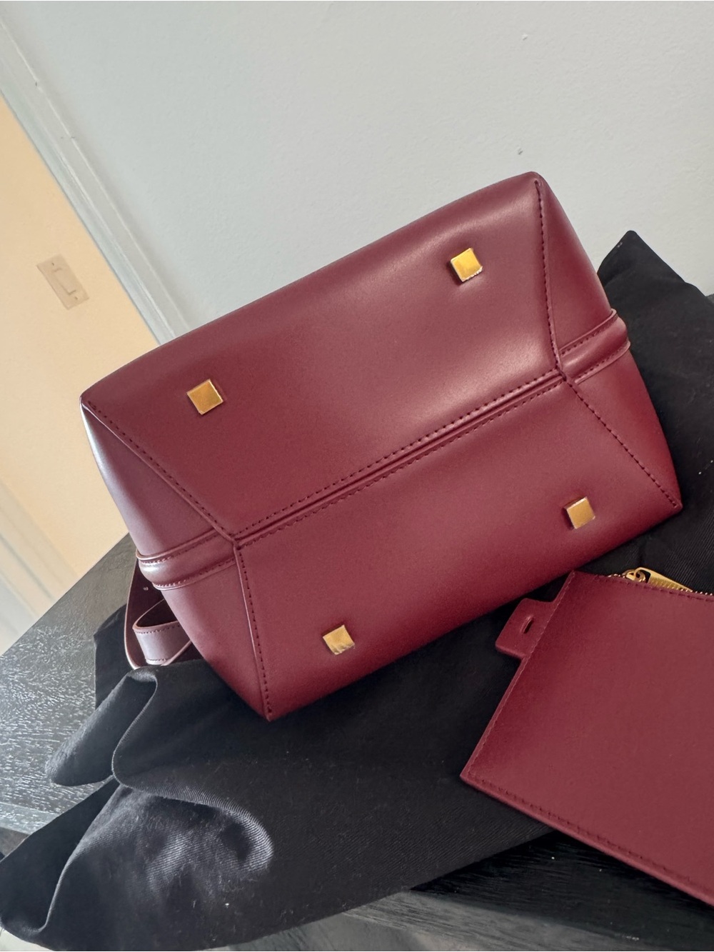 Saint Laurent Shoulder Bag - Picture 5 of 6